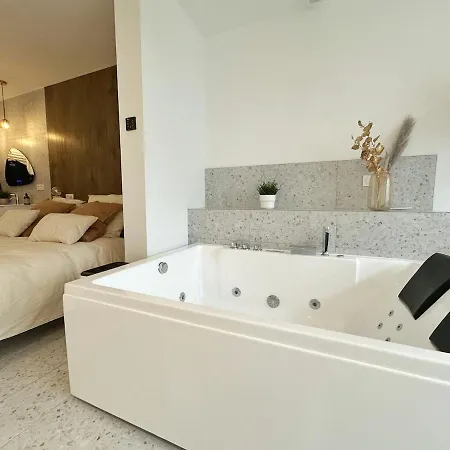 L'intemporel - Balneo, Cozy, Romantic Lägenhet